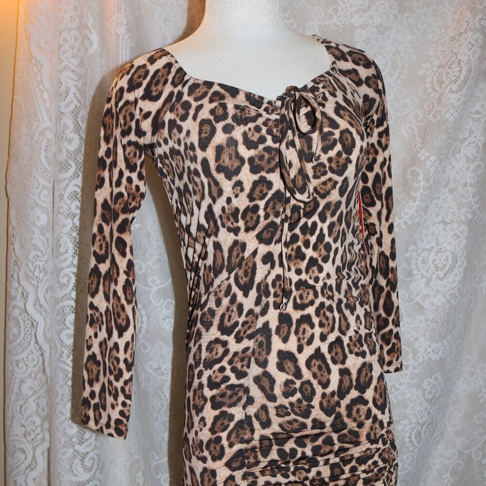 Intempo sheath dress snug fit size medium NWT